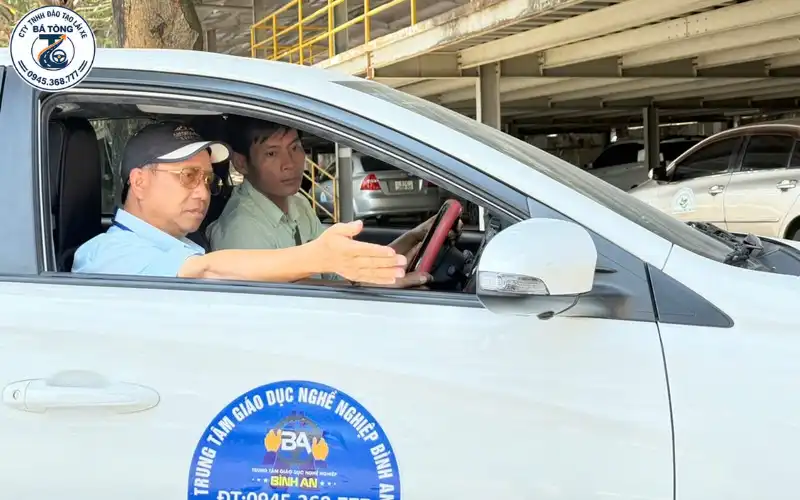 Thầy Tòng trực tiếp dạy thực hành đường trường DAT